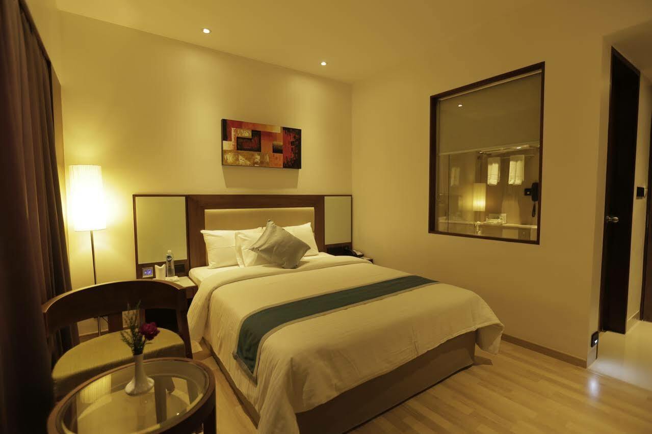 Park Connect Hotel Kochi Exterior photo